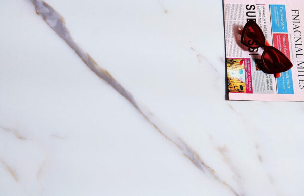 AGV LIGHTING Tadio Glass Coffee Table, Mid-Century Modern Coffee Table for Living Room, Gold Finish Leg, Coffee Brown Glass Top & Walnut Shelf, 41 in Length