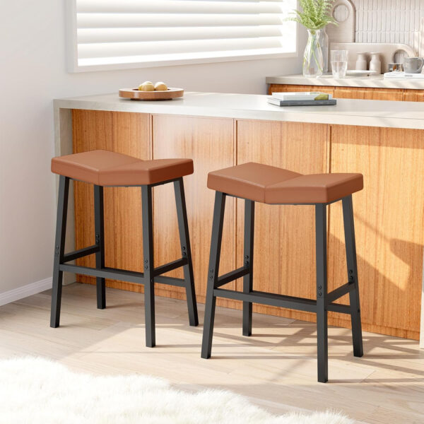 HOOBRO Bar Stools, Set of 2 Bar Chairs, Counter Height Bar Stools, Saddle Barstools & Curved Surface, 24 Inch Kitchen Barstools with Metal Base for Kitchen Counter, Rustic Brown and Black BF28MDP201